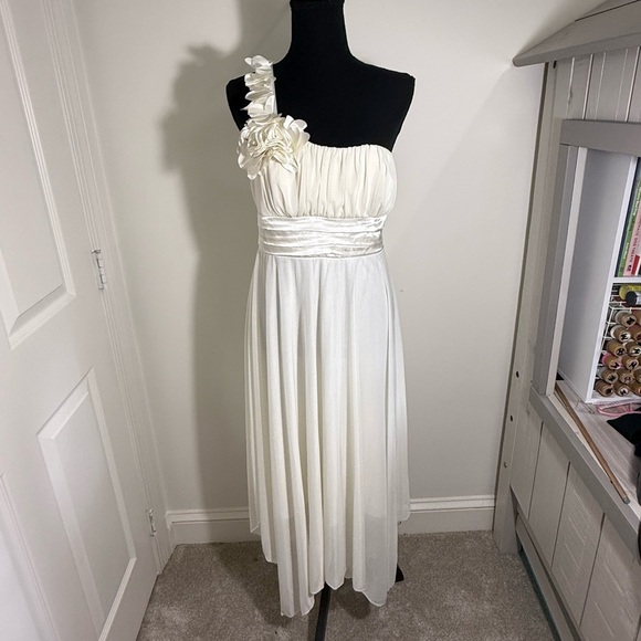 Trixxi Dresses & Skirts - Trixxi White One Shoulder Sundress